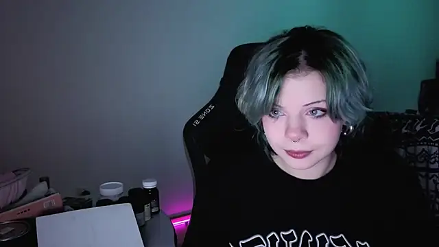 Alice Zev online show from 09-21-25, 04:52