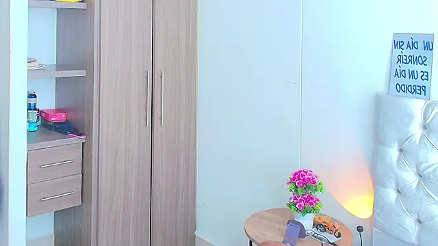 Snapshot of cassian_gold chatting on 07-08-26, 02:10 cassian gold online show from 07-08-26, 02:10