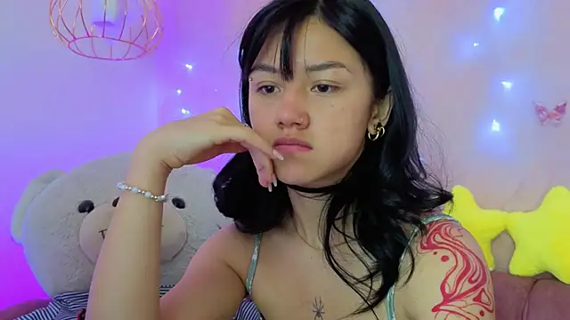 Snapshot of april_bennett chatting on 02-04-26, 12:33 april bennett online show from 02-04-26, 12:33