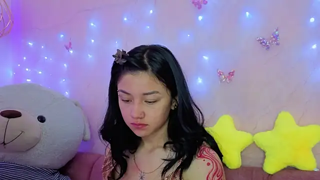 Snapshot of april_bennett chatting on 02-06-26, 12:19 april bennett online show from 02-06-26, 12:19