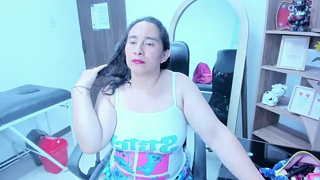 LeilaSmith  online show from 05-27-26, 12:02