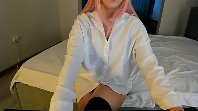 yanyaan online show from 10-23-25, 03:17