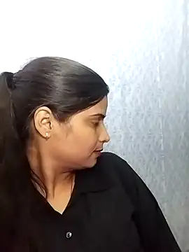 Hot-Pooja25 online show from 02-03-26, 08:52