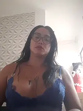 Snapshot of romerasexy chatting on 10-26-25, 06:03 romerasexy online show from 10-26-25, 06:03