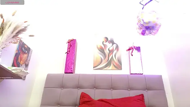 Karol wish online show from 11-25-25, 01:27