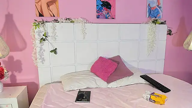 Snapshot of Emajhonsson1 chatting on 10-30-25, 08:42 Emajhonsson1 online show from 10-30-25, 08:42