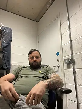 Snapshot of Mr-Unzipped69 chatting on 10-16-25, 09:10 Mr-Unzipped69 online show from 10-16-25, 09:10