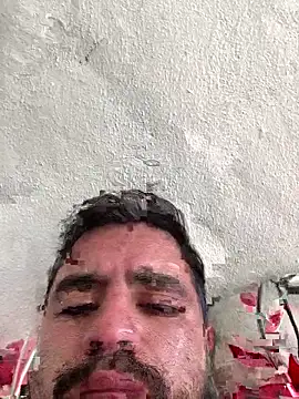 Snapshot of aalvaro98 chatting on 11-30-25, 05:28 aalvaro98 online show from 11-30-25, 05:28