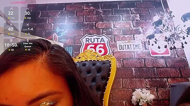 ClaraLara online show from 10-04-25, 12:03