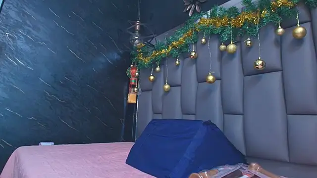 kissme luna online show from 12-20-25, 06:59