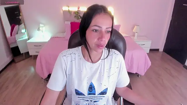 Mariam Lopez   online show from 07-07-26, 03:09