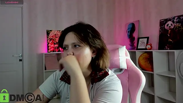 Mila  Cutee online show from 12-04-25, 09:29