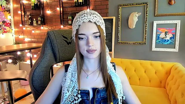 Snapshot of FlexyFox chatting on 09-17-25, 08:38 FlexyFox online show from 09-17-25, 08:38