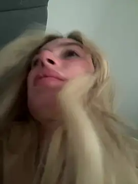 SexySaraxxoo online show from 03-29-26, 01:44