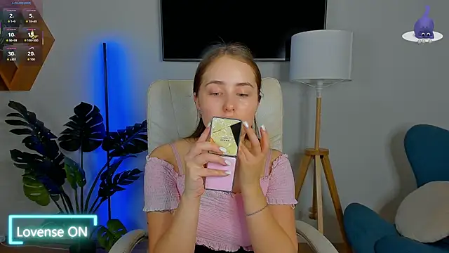 Sweet  Amily online show from 09-30-25, 06:18