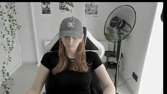 Snapshot of NeyliDream chatting on 06-11-26, 10:02 NeyliDream online show from 06-11-26, 10:02