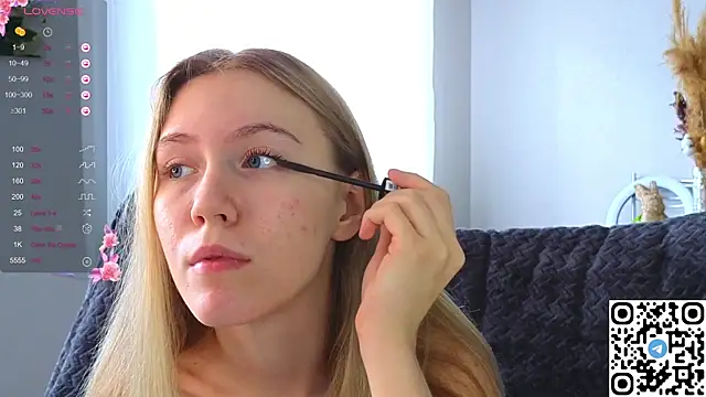 Succubelle online show from 10-26-25, 06:08