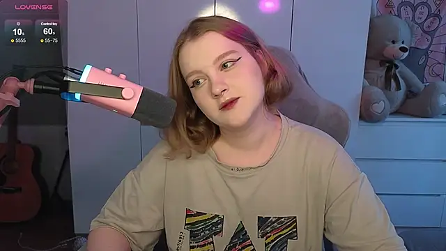 Snapshot of OliviaBlade chatting on 09-11-25, 07:19 OliviaBlade online show from 09-11-25, 07:19