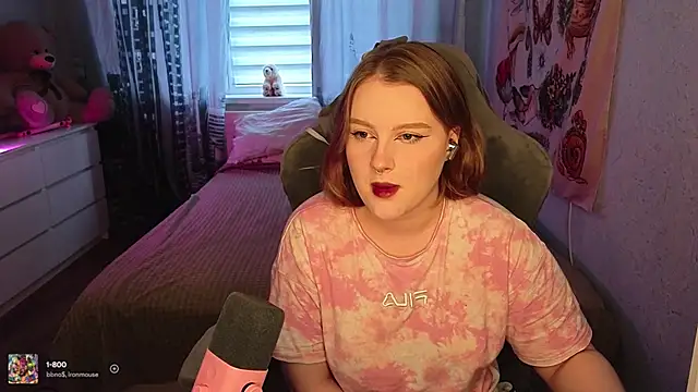 Snapshot of OliviaBlade chatting on 09-13-25, 04:56 OliviaBlade online show from 09-13-25, 04:56