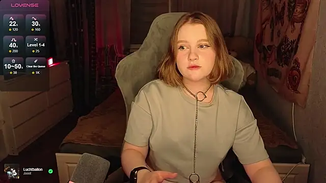 Snapshot of OliviaBlade chatting on 09-17-25, 05:03 OliviaBlade online show from 09-17-25, 05:03