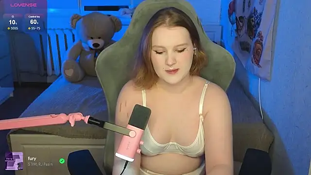 Snapshot of OliviaBlade chatting on 10-09-25, 01:42 OliviaBlade online show from 10-09-25, 01:42