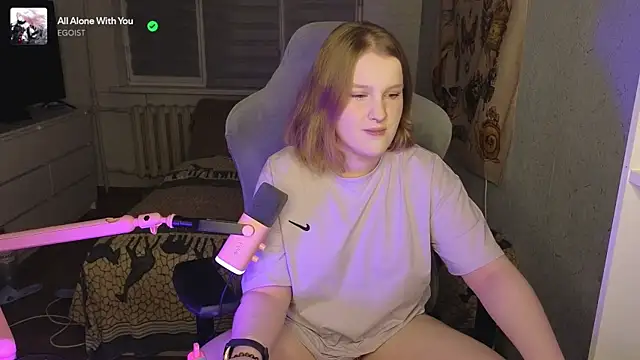 Snapshot of OliviaBlade chatting on 10-23-25, 01:10 OliviaBlade online show from 10-23-25, 01:10