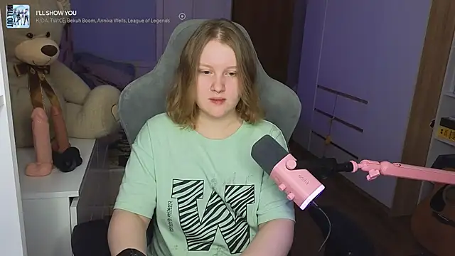 Snapshot of OliviaBlade chatting on 11-01-25, 01:46 OliviaBlade online show from 11-01-25, 01:46