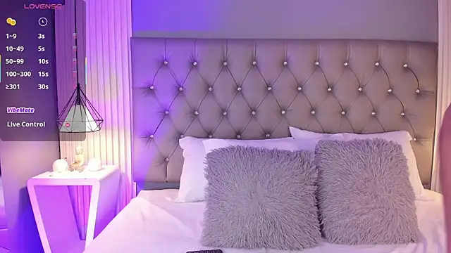 LunaBloomn online show from 03-13-26, 05:08