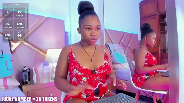 SophieSinclair online show from 02-01-26, 01:37