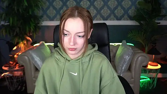 FoxyMayy online show from 04-17-26, 02:20