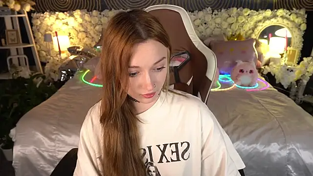 FoxyMayy online show from 05-19-26, 01:39