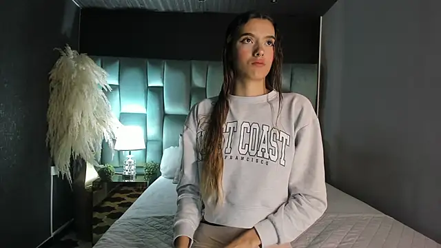 CarolinaaGomezz online show from 10-17-25, 11:02