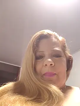 Casandra Cruz online show from 10-11-25, 12:32