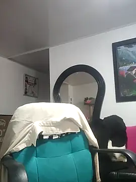 Casandra Cruz online show from 10-14-25, 11:55