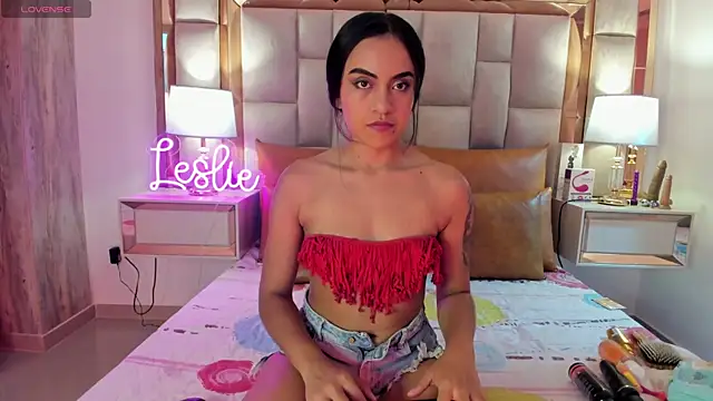 Leslie Bussh  online show from 10-26-25, 12:22