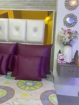 Leslie Bussh  online show from 04-19-26, 04:50