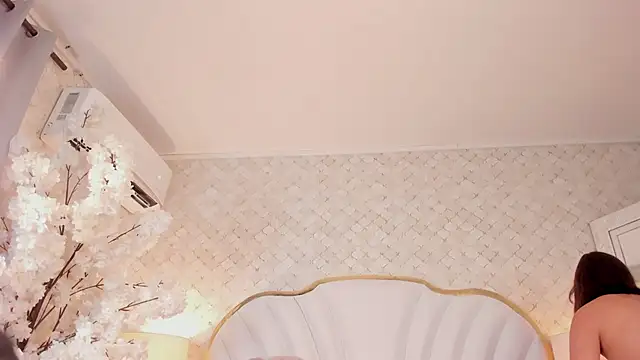 Lauuu2007 online show from 12-22-25, 08:39