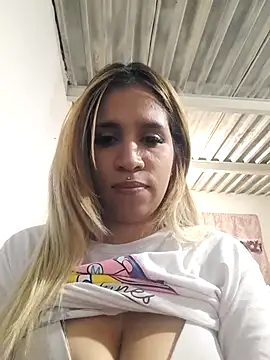 Snapshot of AngelitaSexyCam chatting on 09-26-25, 01:42 AngelitaSexyCam online show from 09-26-25, 01:42