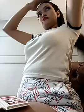 ArielBlossom    online show from 12-15-25, 11:03