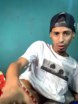 Snapshot of Alexx_1214 chatting on 09-15-25, 12:54 Alexx 1214 online show from 09-15-25, 12:54