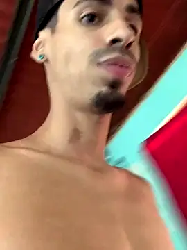 Snapshot of Alexx_1214 chatting on 09-23-25, 11:02 Alexx 1214 online show from 09-23-25, 11:02