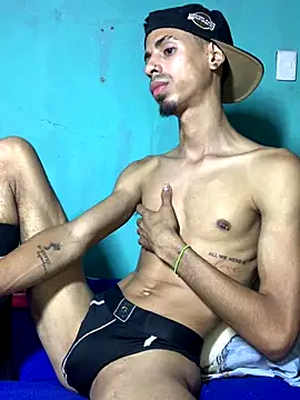 Snapshot of Alexx_1214 chatting on 10-08-25, 05:05 Alexx 1214 online show from 10-08-25, 05:05