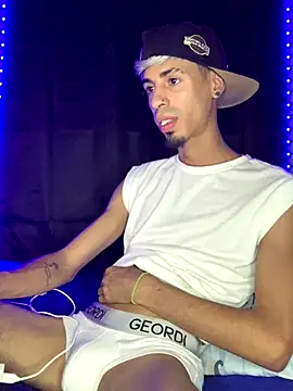 Snapshot of Alexx_1214 chatting on 10-09-25, 11:47 Alexx 1214 online show from 10-09-25, 11:47