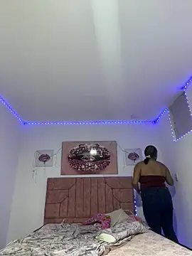 Snapshot of Anabelle_00_ chatting on 05-15-26, 03:13 Anabelle 00 online show from 05-15-26, 03:13