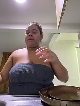 Snapshot of Anabelle_00_ chatting on 05-17-26, 03:15 Anabelle 00 online show from 05-17-26, 03:15