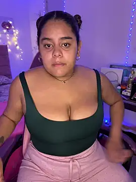 Snapshot of Anabelle_00_ chatting on 05-30-26, 03:14 Anabelle 00 online show from 05-30-26, 03:14