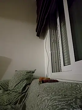 Miss Toxic online show from 10-26-25, 04:18