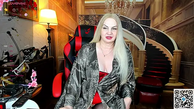 Snapshot of Nina_Devillle chatting on 06-20-26, 07:55 Nina Devillle online show from 06-20-26, 07:55