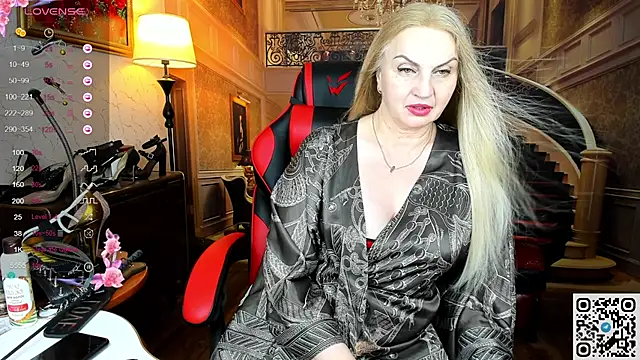 Snapshot of Nina_Devillle chatting on 06-21-26, 12:24 Nina Devillle online show from 06-21-26, 12:24