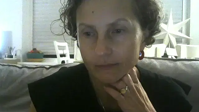 Snapshot of Sylira chatting on 07-18-26, 12:15 Sylira online show from 07-18-26, 12:15